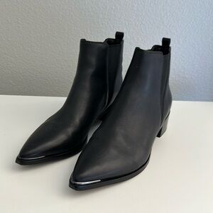 NWOT Blk Marc Fisher LTD Yale Chelsea Boot size 8